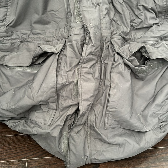 The North Face Winter Jacket with removable hood - Picture 3 of 7